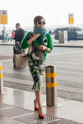 秦海璐的街拍算是轻熟女值得参考的典范了～.