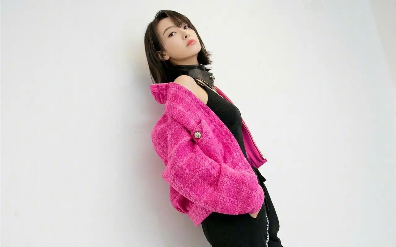 宋茜随性靓丽写真图片桌面壁纸