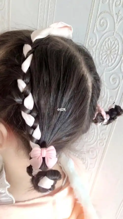 丝带3 1翘翘辫来啦_丝带_编发_发型_儿童日常编发_母婴_婴童时尚