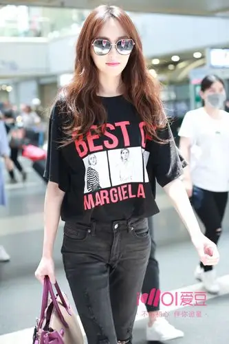 唐嫣马不停蹄北京飞上海 是夏日一颗行走的酷糖!