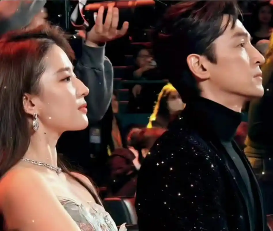 胡歌刘亦菲同框#明星# #胡歌# #刘亦菲