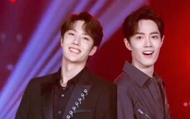 王一博横店约好友小聚综艺拍戏两不误同时爆红后肖战却销声匿迹