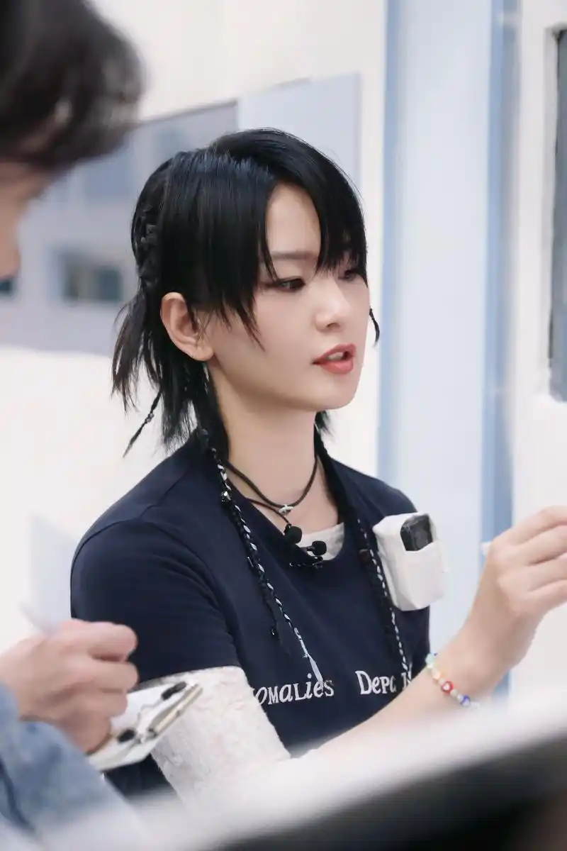 密室大逃脱 《超前聚会》高清剧照之@周笔畅 小