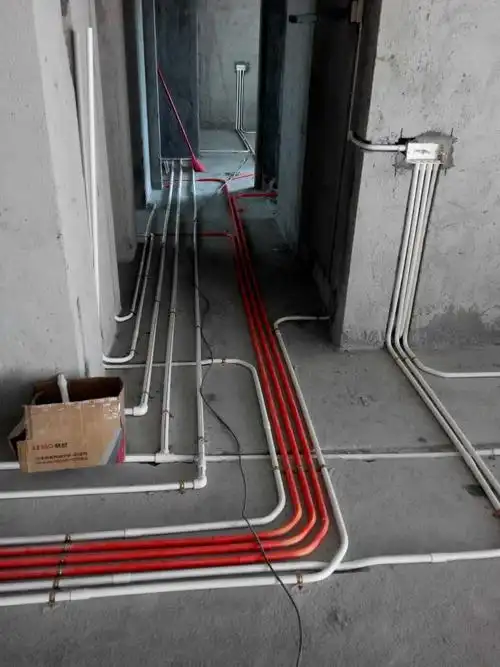 这是水电现场图片,严格按照公司标准来执行工作.欢迎到工地参观!