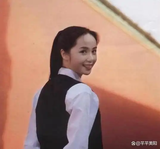 看了蒋雯丽的旧照才明白顾长卫王全安为啥相继沦陷千娇百媚