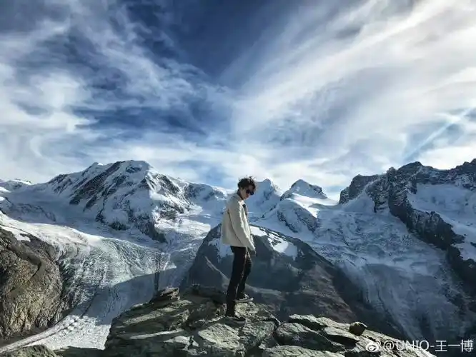 王一博过山车坐了两遍