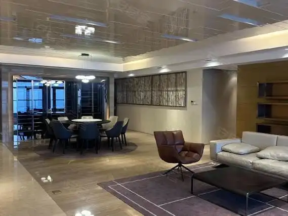 上海浦东陆家嘴汤臣一品汤臣一品,新出高区江景房,对望外滩和黄浦江