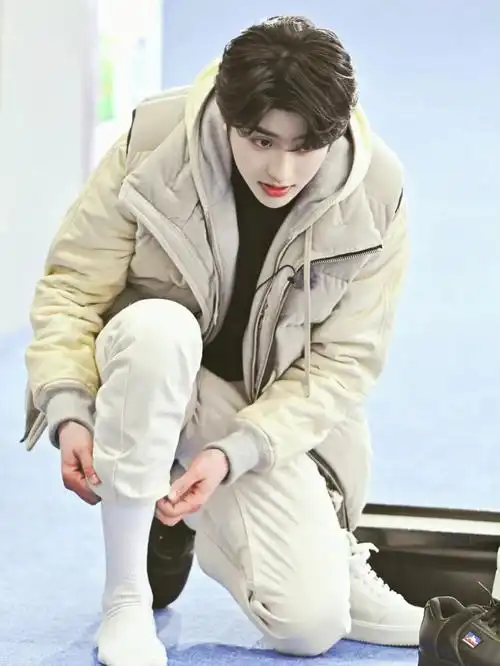 蔡徐坤  #蔡徐坤心动瞬间  家人们中毒了中毒了