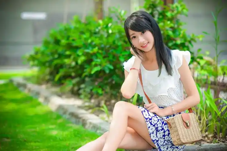 性感女神白色纱裙尽显玲珑曲线唯美写真_美女写真_美桌图片库