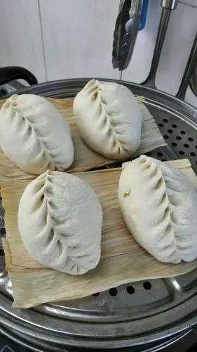 胶东槐树花鲅鱼大包子的做法_菜谱_豆果美食