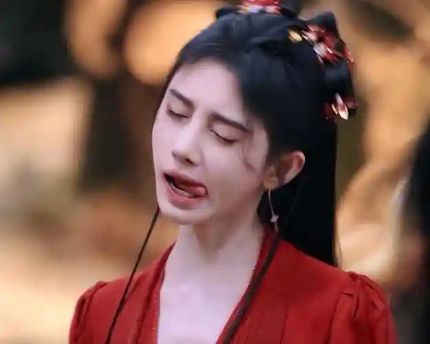 收手吧鞠婧祎!放不下包袱就别演戏了,这样的演员娱乐圈还有4个