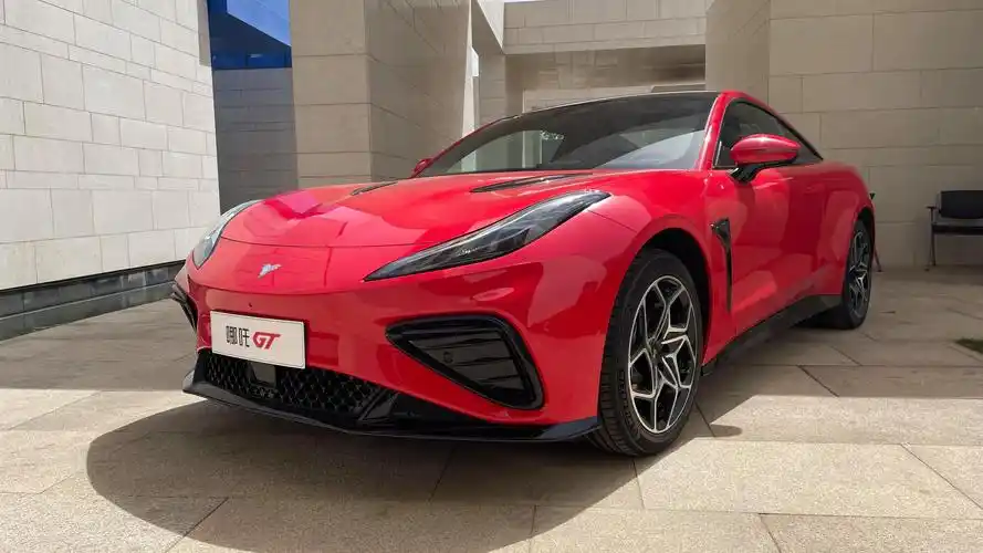 静态体验哪吒gt全文- 买车网