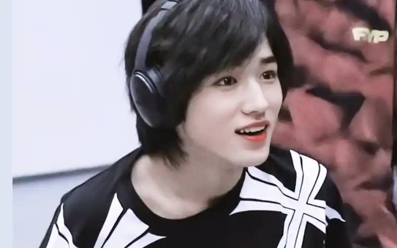 【宋亚轩】想念一些日系海胆头 | 寂静的呐喊2.