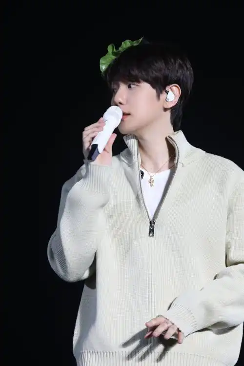 边伯贤澳门#第一个在银河开solo演唱会的9693艺人  期待演唱会