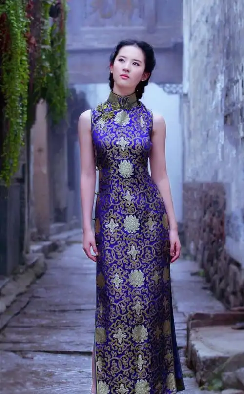 而娱乐圈的女星,几乎都有过不同的旗袍造型,但有人出糗,有人搞笑,原来