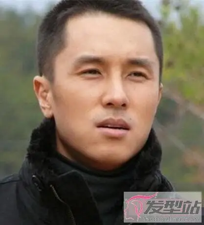 男生好看的平头发型 干练洒脱尽显男人味_发型站_最新流行发型设计