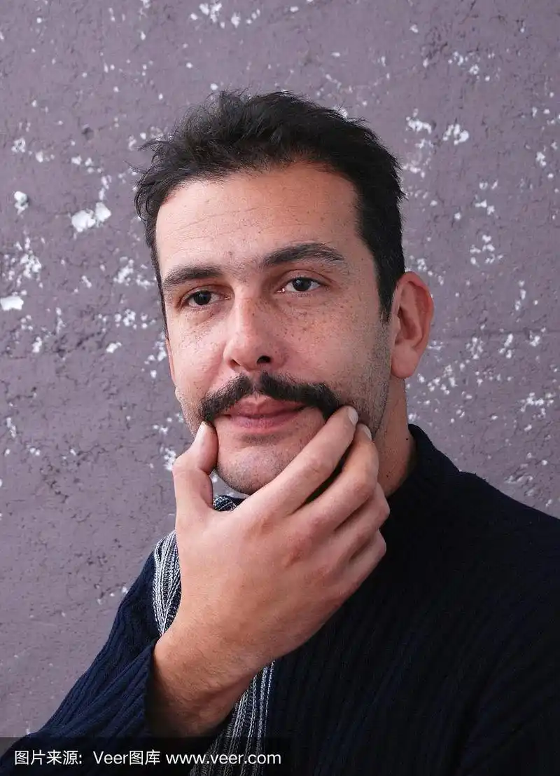 骄傲的小胡子男人,movember概念