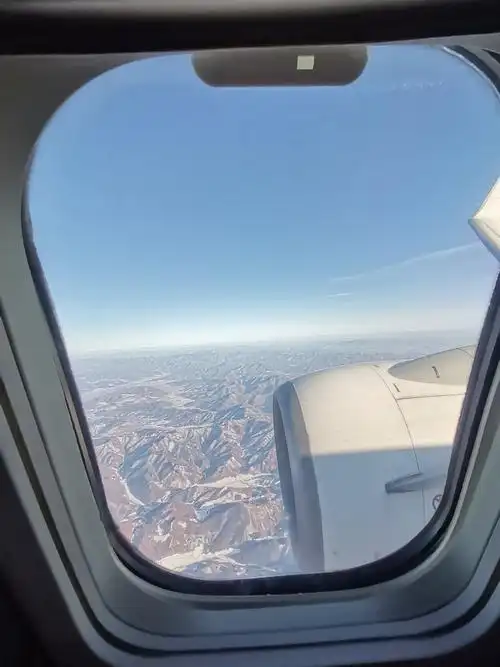 飞机没起飞时下着雨!当来到空中!阳光明媚拍下这组照片!