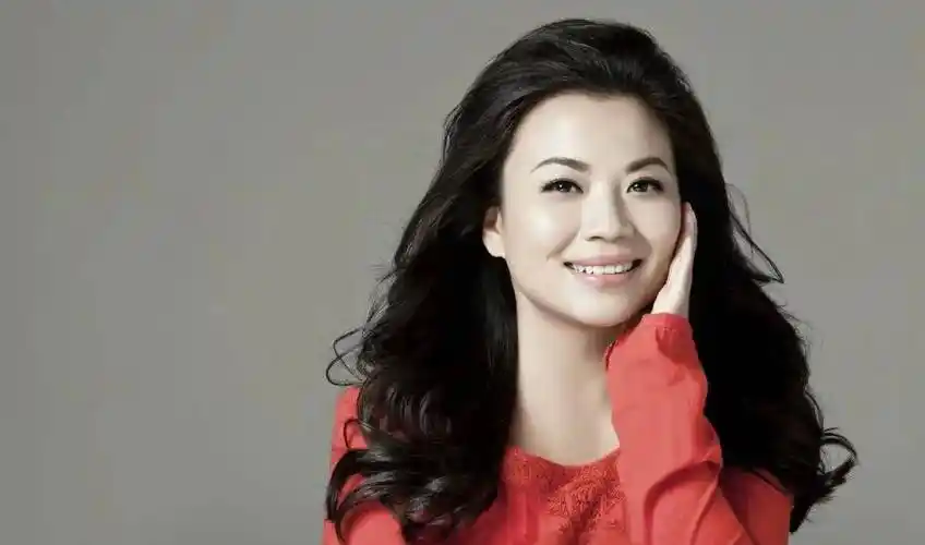 歌唱家张也:54岁依旧单身无儿无女,有吕继宏陪伴很幸福_陆继红_李谷一