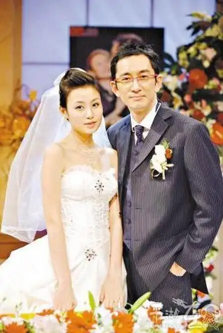 2007年两人举行婚礼,石洋子隐退,专心相夫教子