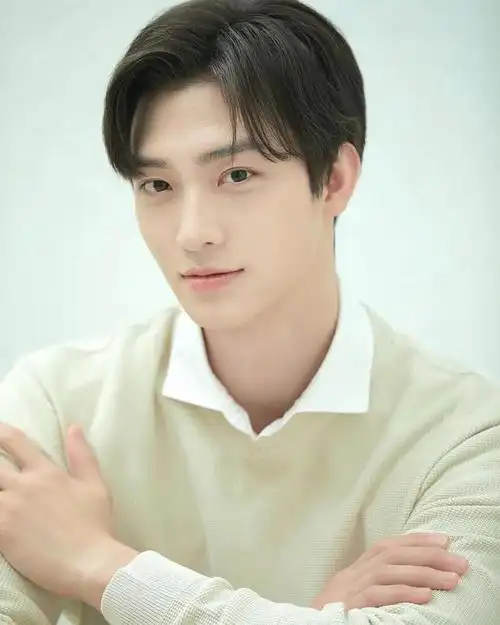 韩国新人男演员演一部剧涨了150万粉丝