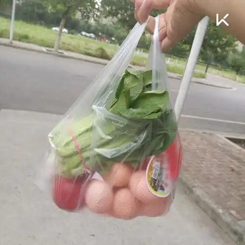 早上跑去学校另一边买菜的,回来居然下大太阳雨了