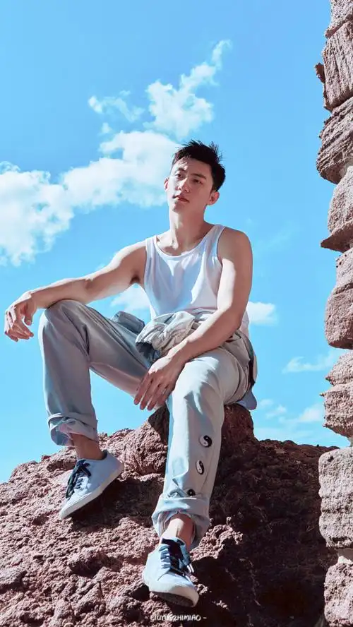 黄景瑜早期模特照