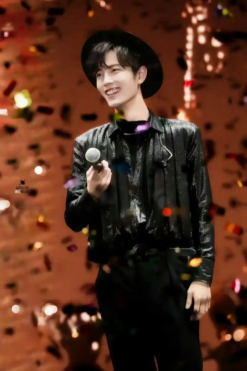 分享一张你相册里最喜欢的肖战神图.啊啊啊啊,肖战神图诞生,这