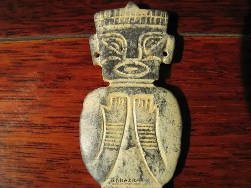 两件"凌家滩"风格的玉人 - 中华古玉器 论坛 - 任南红山文化官网