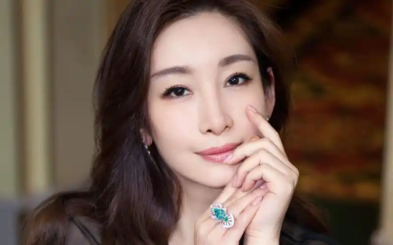 白鹿原割完双眼皮的秦海璐眼睛比刘涛还大