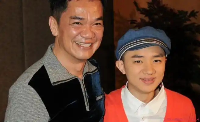 王祖蓝真正的父子 王祖蓝爸爸怎么死的