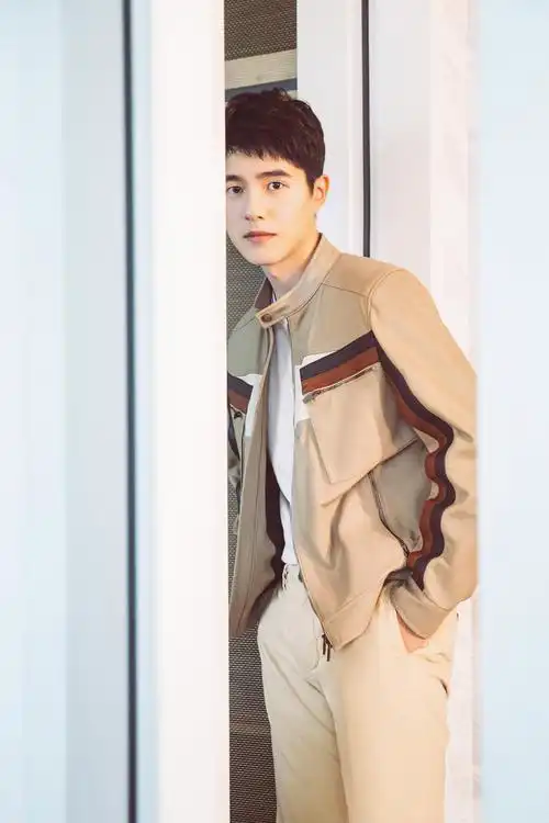 刘昊然温暖现身活动唐人街探案3将登春节档大荧幕