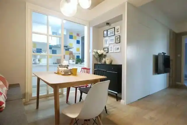 小户型家庭餐厅设计这些卡座设计案例可以参考下