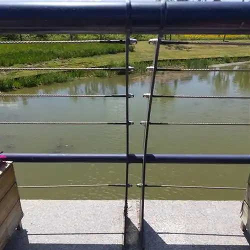 304钢丝绳护栏木栈道钢丝绳栏杆不锈钢拉索护栏河道景观栏杆厂家