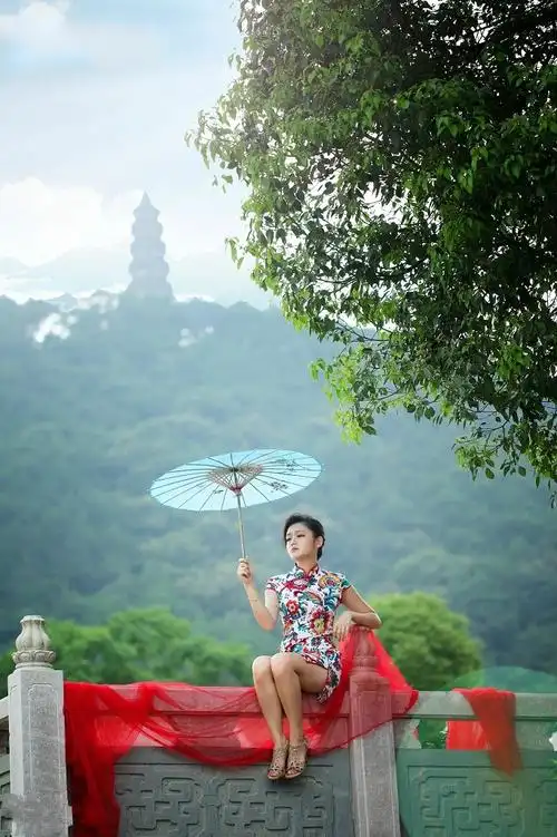 有着江南民族特色的旗袍美女