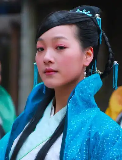 何杜娟 饰 上官兰心