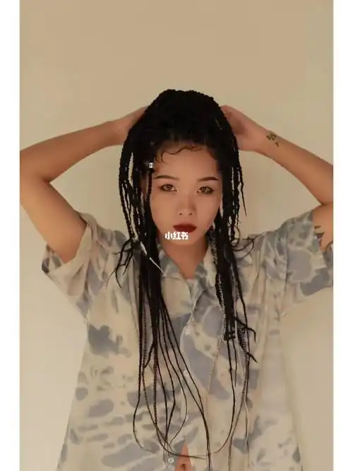 非洲辫  #脏辫  #我是云南的  #傈僳族03傈僳族美女的脏辫造型前区