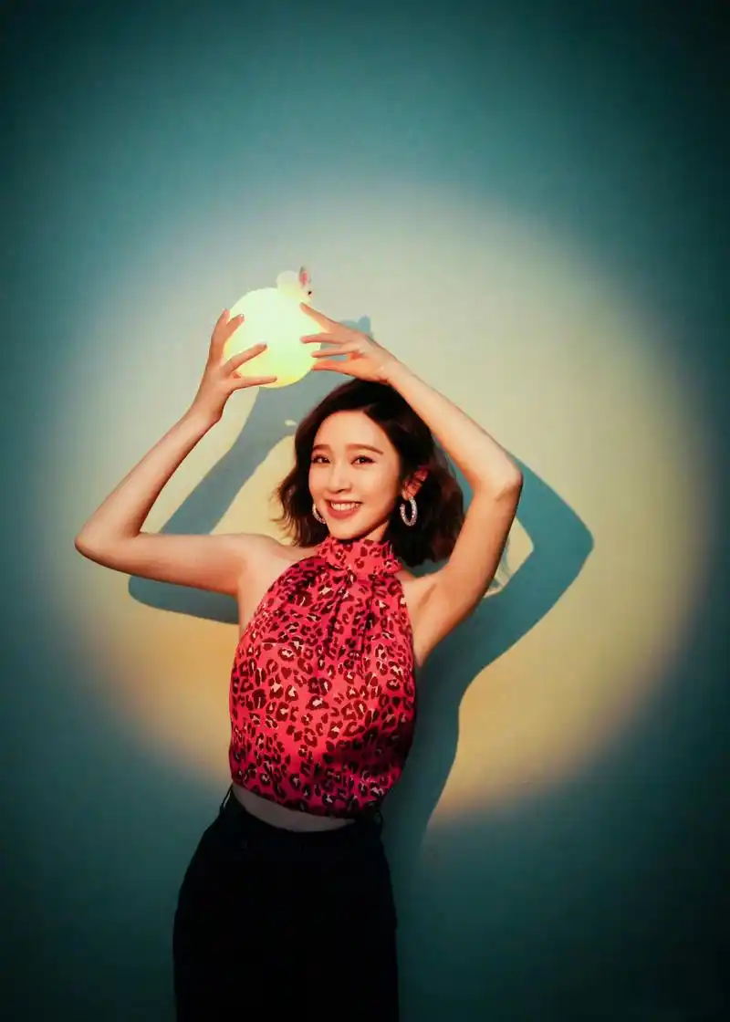 好想看一下唐艺昕留长发的样子啊,你想看吗?#唐艺昕# #养眼美女