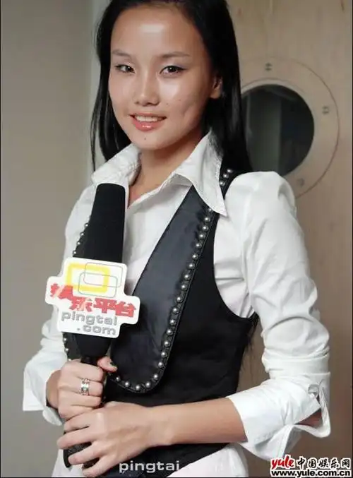 黄龄素颜也有超模特色