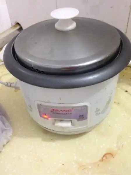 我用的这种超级老式的电饭锅