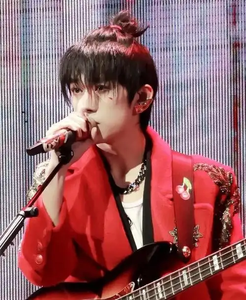 易烊千玺会姐弟恋八字_八字综合_生辰八字网