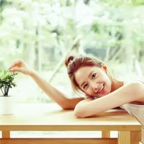 笑容甜美爱笑女生头像好看温柔甜美的小清新女生