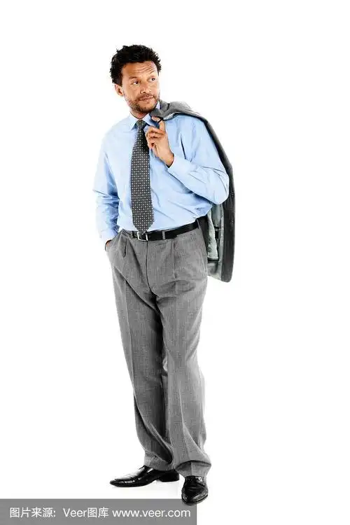 成熟的男人自信的摆姿势在白色