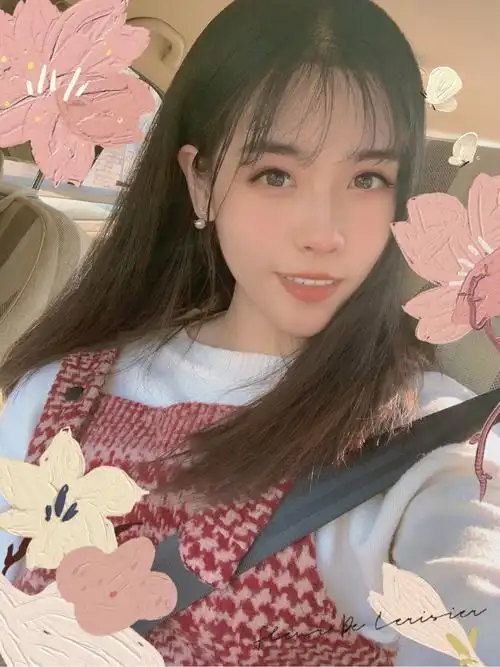 小姐姐#好久没自拍了…爆照会有hr给我offer 么