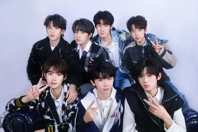 时代少年团全员黑西服造型##时代少年团微博之夜黑西装造型