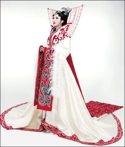 李玉刚《四美图》定妆照曝光 美女环绕贵气尽现