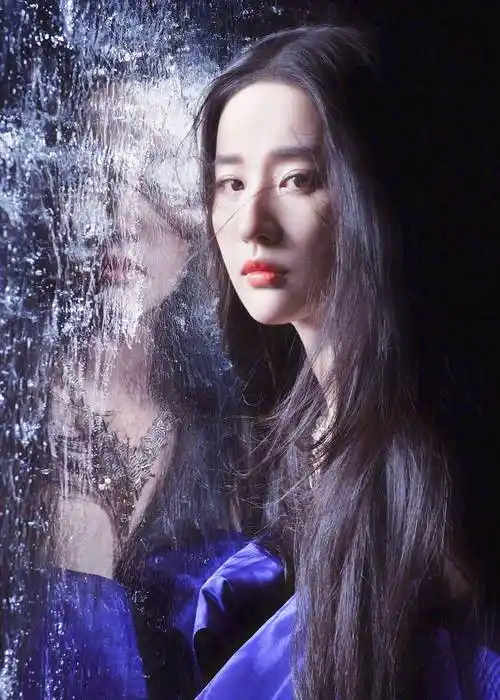 刘亦菲36岁生日在北京拍戏!