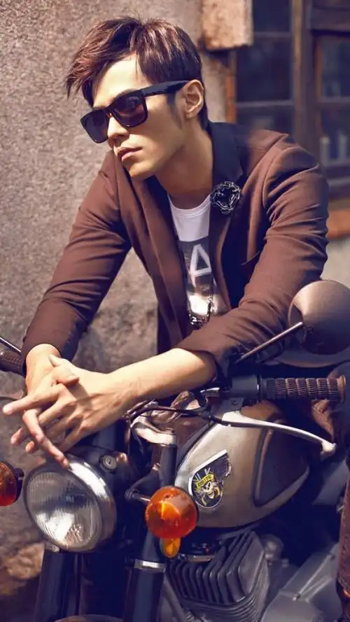 > 明星 > 周杰伦非主流帅气写真 高清显示 最佳查看 下载原图 裁切