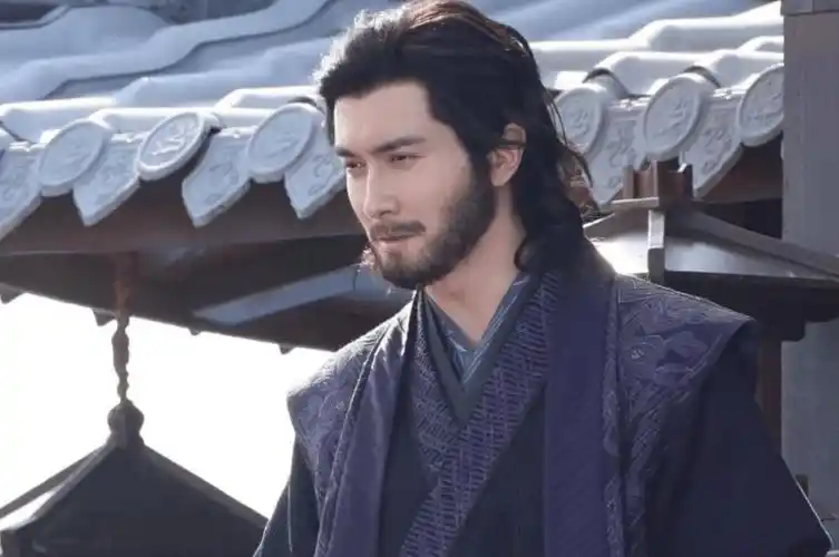 有了高伟光的演绎,欧阳锋这个角色算是迎来最高光时刻,而高伟光的剧照