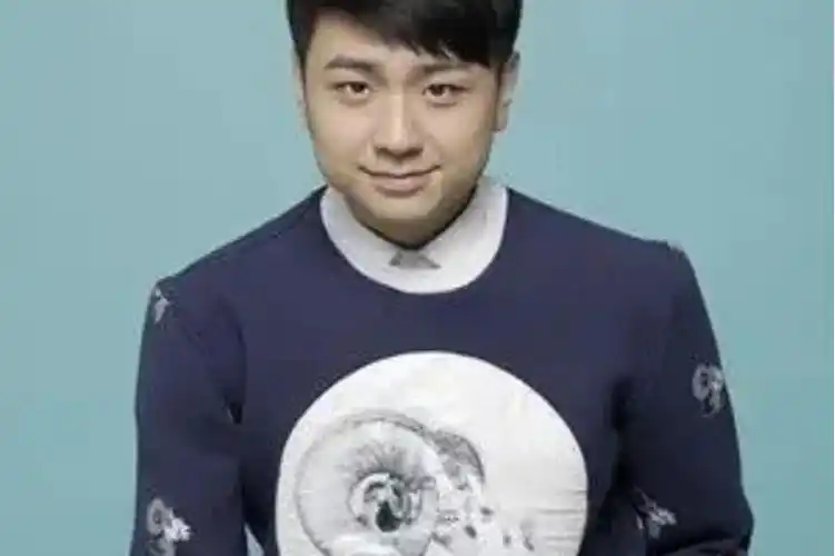 p data-id="gn6ypewx5w">《温柔在左边体贴在右边》是徐林,陈聆子